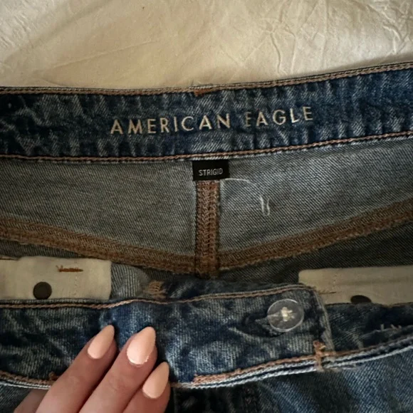 Women’s high waisted American Eagle denim jeans - Picture 2 of 4